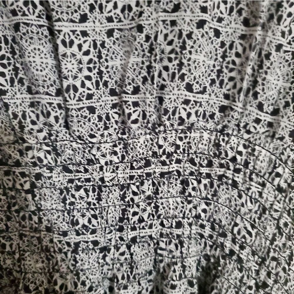 Dress    - Picture 6 of 7